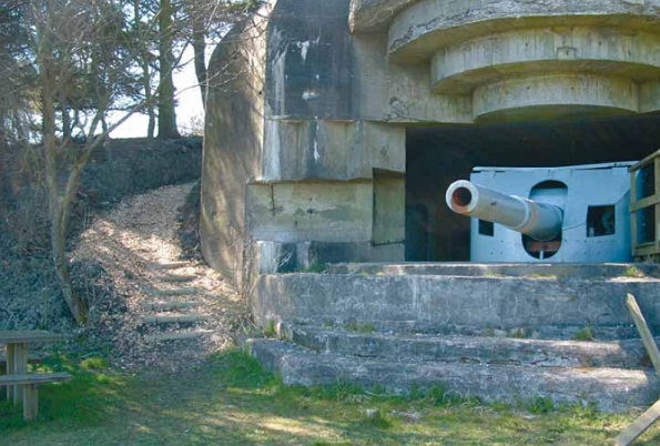 15 cmSchiffsgesch�tz der Nordland ex: Niels Juel in der "Sperrbatterie Friedrichshafen" im Bangebro Fortet